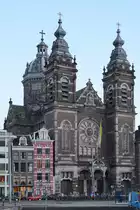 Die Nikolaibasilika ist eine r�misch-katholische Kirche im Zentrum von Amsterdam. (August 2012)