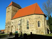 Burgenlandkreis - L�tzen: Die Evangelische Kirche im OT Kleing�rschen wurde im 12./13. Jahrhundert erbaut. Der Chor stammt vermutlich aus dem 15. Jahrhundert. Es finden sich der romanische und der gotische Baustil. Die sanierte Kirche wird sakral genutzt. (16.01.2018) 