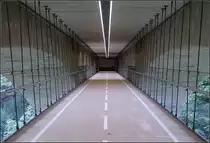 . Pont Adolphe in Luxembourg -

Der neue H�ngesteg inmitten der beiden gro�en Br�ckenb�gen.

04.10.2017 (M)