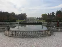 Stra, Villa Pisani, Reflexionsbecken und Reitst�tte im Landschaftsgarten (28.10.2017)