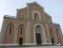 Montegrotto, Dom San Pietro, erbaut von 1944 bis 1949 durch den Architekten Armando Migliolaro (29.10.2017)
