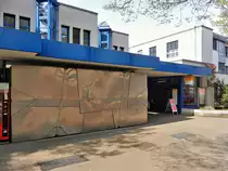 Poststelle 4133 Pratteln 1, Bahnhofstrasse 34. Metallkunstwerk bei der Post - 01.04.2014