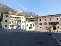 Avio, H�user an der Piazza Vittorio Emanuele (01.11.2017)