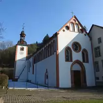BENDORF/BEI KOBLENZ-ABTEIKIRCHE SAYN
Kurz vor dem Jahr 1200 erfolgte durch Graf HEINRICH II. VON SAYN eine Kloster-Stiftung als geistiges Zentrum
f�r SAYN und Umgebung und als Grablege f�r die Grafenfamilie-1202 erfolgte die Kirchweihe und durch Schenkung einer Reliquie wurde SAYN zu einem bedeutenden Wallfahrtsort....
Nach 1500 durch schlechte F�hrung und anschlie�ende Einf�hrung der Reformation dann der Niedergang
der Abtei,bis sie 1803 aufgehoben wurde....heute wieder eine wundersch�ne Pfarrkirche von SAYN,hier am
18.2.2018.....