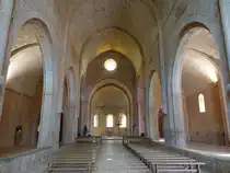 Le Thoronet, Innenraum der Abteikirche, erbaut im 12. Jahrhundert (27.09.2017)