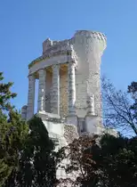 La Turbie,  Tropaeum Alpium. Es wurde 7/6 v. Chr. zur Zeit des Kaisers Augustus anl�sslich des Siegs �ber verschiedene Alpenst�mme errichtet (27.09.2017)