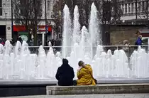Springbrunnen in den Piccadilly Gardens in Manchester City Centre - England. Aufnahme: 10. M�rz 2018.