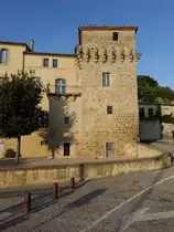 Pezenas, Turm am Place des Etats du Languedoc in der Altstadt (29.09.2017)