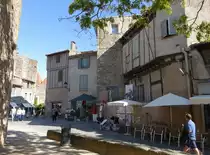 Carcassonne, historische H�user in der Rue Viollet le Duc (29.09.2017)