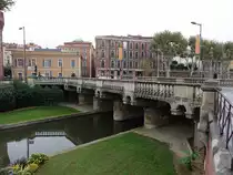 Perpigna, Br�cke und H�user am Quai Sebastian Vauban (30.09.2017)