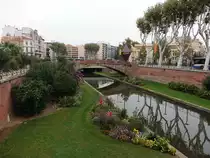 Perpignan, Br�cke und H�user am Quai Francois Batilo (30.09.2017)