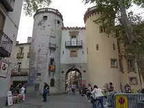Ceret, Porte de France aus dem 13. Jahrhundert, fr�her Hauptpforte zur Altstadt (30.09.2017)