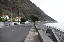 MADALENA DO MAR (Concelho de Ponta do Sol), 05.02.2018, am  Strand  der Ortschaft; gem�� einer portugiesischen Legende �berlebte der K�nig von Polen, Ungarn und Kroatien Władysław die Schlacht bei Warna 1444 und lie� sich anschlie�end unter dem Namen Henrique Alem�o (Heinrich der Deutsche) auf der Insel Madeira nieder und zwar in diesem Ort