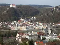 Aussicht auf Riedenburg mit Burg und Stadtpfarrkirche St. Johann (26.03.2017)