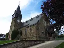 AUMENAU/LAHN- EV. PFARRKIRCHE
Die evangelische Pfarrkirche in AUMENAU,einem Ort zwischen VILLMAR und WEILBURG,ist ein im Stil
der NEUGOTIK 1903 geweihtes Gotteshaus,das vielen Modellbauern/Modelleisenbahnern
als Modell der FIRMA KIBRI im HO-Ma�stab (1:87) bekannt sein d�rfte...hier am 28.4.2018