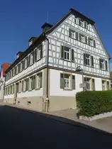Kochersteinsfeld, das Rathaus wurde 1808 als Gasthaus Hirsch von Carl Ludwig und Christiana Sophie Kachel erbaut (29.04.2018)
