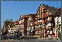 Rund um den Markt stehen einige der �ltesten H�user Dannenbergs. Das im Vordergrund stehende Gasthaus Gundelfinger stammt aus dem Jahr 1608. (10.04.2018)