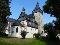 BAD CAMBERG/TAUNUS-OBERTORTURM MIT HOHENFELDKAPELLE
Wundersch�ne Geb�ude bestimmen die historische Altstadt von BAD CAMBERG/TAUNUS- wie der
1380 erbaute OBERTORTURM mit der angeschlossenen HOHENFELDKAPELLE....
er ist Brutst�tte und Heimat seltener Vogelarten ,wie DOHLE,TURMFALKE,SCHLEIEREULE oder MAUERSEGLER-
hier am 20.5.2018...
