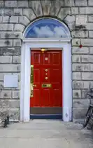 Am Marion Square kann man die ber�hmten �Dublin Doors� besichtigen. Aufnahme: 10. Mai 2018. 