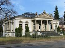 In dieser Villa wohnte von 1899 bis 1940 Friedrich Hermann Ilgen, Begr�nder bedeutender Stiftungen zur F�rderung von Kunst und Sport, er finanzierte u.a. das heutige Harbigstadion; Dresden-Blasewitz; 26.02.2008
