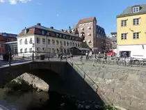 Uppsala, Br�cke zum Gamla Torget in der Altstadt (03.06.2018)