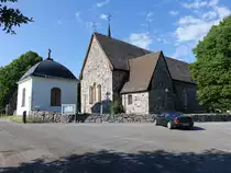 Norrt�lje-�sthamra, Ev. Kirche, erbaut im 14. Jahrhundert (03.06.2018)