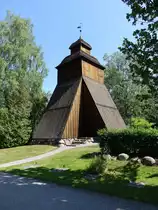 Danderyd, h�lzerner Glockenturm der Ev. Kirche, erbaut 1728 (03.06.2018)