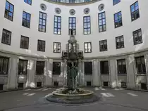 Stockholm, Innenhof des Geb�ude der Svedbank in der Regeringsgatan (04.06.2018)