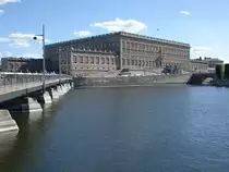Stockholm, k�nigliches Schloss, iIm Schloss befinden sich mehrere Museen: das Antikmuseum Gustav III., das Schlossmuseum, die Schatzkammer und die K�nigliche R�stkammer, erbaut von 1690 bis 1750 nach Pl�nen des Architekten Nicodemus Tessin (04.06.2018)