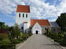 Vor Frue Kirke in Fl�dstrup, erbaut im Mittelalter ab 1150 (06.06.2018) 