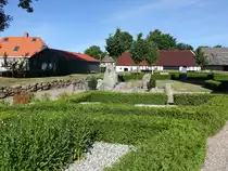 Torrild, Denkmal f�r C. P. Vinther am Friedhof (07.06.2018)