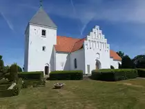 Lisbjerg, romanische Ev. Kirche, erbaut im 11. Jahrhundert (07.06.2018)