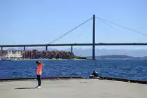 Blick auf Grasholmen und die Bybrua (deutsch: �Stadtbr�cke�) in Stavanger. Aufnahme: 3. Juli 2018.