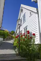 In der Gasse S�mmesmauet in der Stavanger Altstadt (�Gamle Stavanger�) in Norwegen. Aufnahme: 2. Juli 2018.