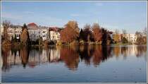 Der M�hlenteich in L�beck liegt in sch�nen Herbstfarben da. Aufnahmedatum: 16.11.2006