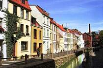 Die M�hlengrube, hinten das alte Wasserwerk (September 2003)