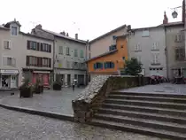 Brioude, H�user am Place Saint-Julien in der Altstadt (21.07.2018)