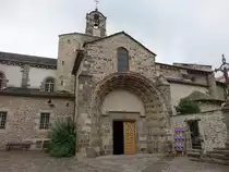 Blesle, ehemalige Abteilkirche Saint-Pierre, romanisch, erbaut im 11. Jahrhundert (21.07.2018)