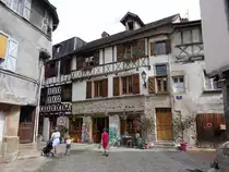 Beaulieu-sur-Dordogne, Fachwerkh�user in der Rue Zambazane (21.07.2018)