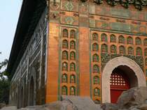 Buddha-verziertes Geb�ude im Sommerpalast in Peking. 09/2007