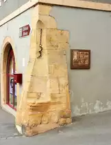 La Sarraz, der gef�rchtete Pranger an der Place du Temple - 09.05.2014