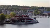 Oskarshamn. Auf der Insel Baholmen im Hafen steht dieses Restaurant. 25.07.2018