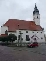 Mosonmagyar�v�r, barocke St. Laszlo Kirche, erbaut im 17. Jahrhundert (25.08.2018)