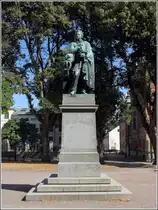 Lund. Der schwedische Lyriker und lutherische Bischof Esaias Tegn�r (1782 - 1846) wird mit diesem Denkmal geehrt. 27.07.2018