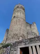 Burg von Najac, Ruine einer mittelalterlichen Gipfelburg, erbaut im 11. Jahrhundert (30.07.2018)