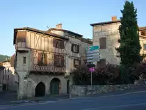 Figeac, historische Fachwerkh�user in der Rue Emile Zola (30.07.2018)