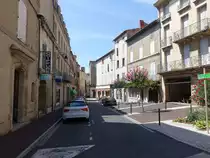 Castres, H�user in der Rue de la Hotel de Ville in der Altstadt (30.07.2018)