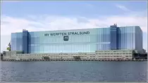 Stralsund. Die Schiffbauhalle der MV Werften Stralsund ist 300 m lang und 108 m breit. Weitere Standorte von MV Werften sind Rostock und Wismar. 29.07.2018