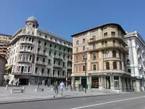 Lugano, Hotel Internazionale und Louis Vitton Geb�ude an der Riva (23.09.2018)