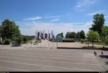 Blick von der Hafenstra�e in Konstanz Richtung SEA LIFE und Bodensee-Naturmuseum.
Beide Einrichtungen befinden sich im selben Geb�ude.
[9.7.2018 | 12:22 Uhr]